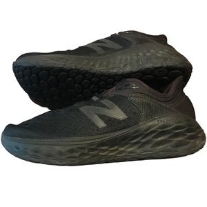 New Balance $165 Women’s More V2 Triple Black Running Shoes WMORTB2 Size 8.5